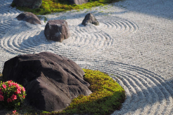 Guide: How To Create A Peaceful Japanese Style Garden Space .