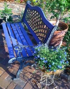 Garden Blues…Sorta. | Outdoor garden bench, Diy bench outdoor .