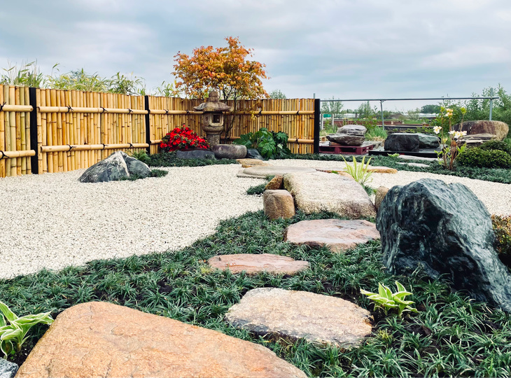 Transform Your Garden with Beautiful Stepping Stones