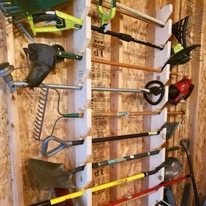 The Original Yard Tool Rack - Et