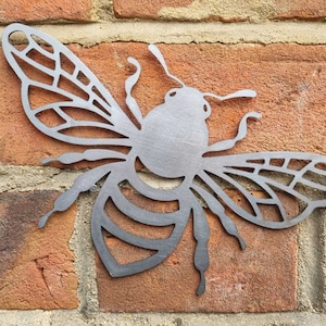 Honey Bee Wall Art flat Design, Rusty Metal Garden Art, Bumblebee .