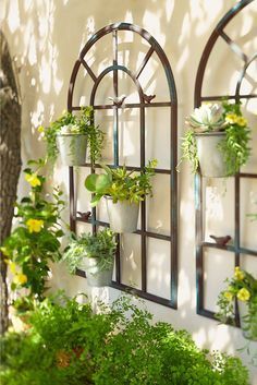 54 Exterior Home Decorating Ideas with Flowers on the Window .