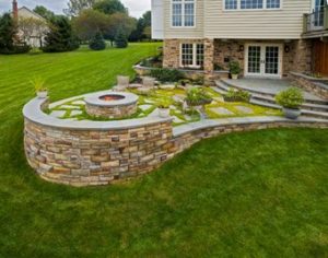 Walled gardens: curb appeal elements with curves | EP Hen