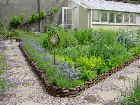 Jekka's Small Culinary Herb Garden Designs | Edible Herb Gardens .