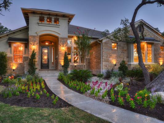 Top 5 Custom Home Landscaping Ide