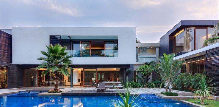 This Home Was Designed To Wrap Around The Swimming Pool | Dream .