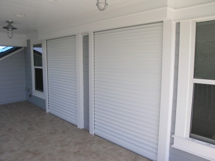 How to Choose the Right Storm Shutters for Your Home - Expert .