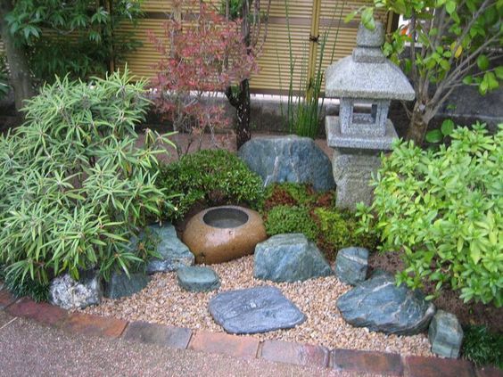 111 Gardening Ideas For Small Spaces | Small japanese garden, Zen .