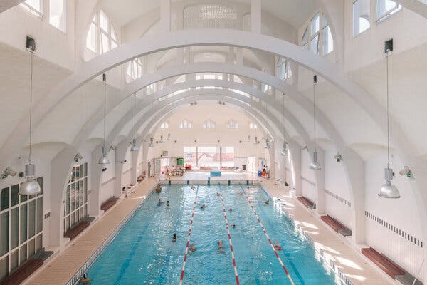 Parisian Pools, Up Close and Personal - The New York Tim