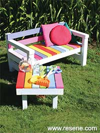 Make colourful kids garden furniture | a Kiwi Gardener proje