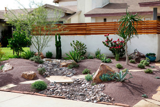 75 Desert Front Yard Landscaping Ideas You'll Love - April, 2024 .