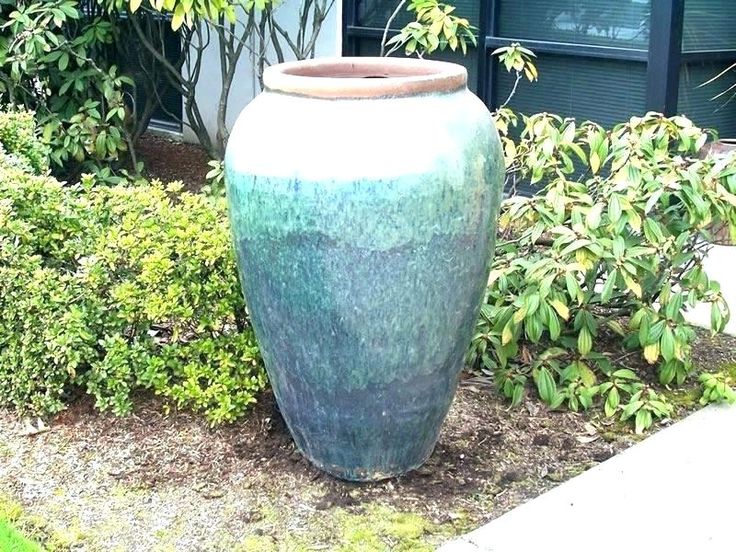 Different types of large garden pots | Large garden planters .