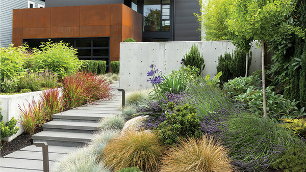 A Stunning Modern Landscape Design for a Contemporary Home .