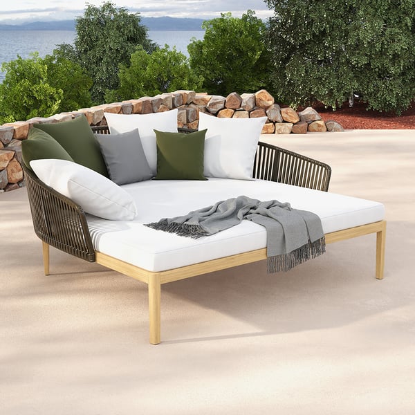 Modern Style Rattan Outdoor Daybed with Cushion Pillow in White .