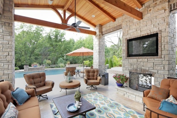 Making Outdoor Living Spaces a Selling Poi