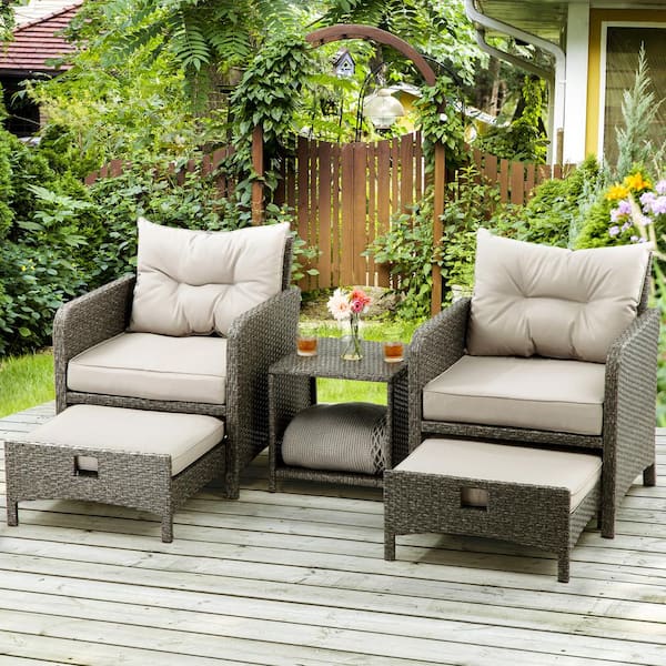 Transform Your Outdoor Space with Stylish Lounge Furniture