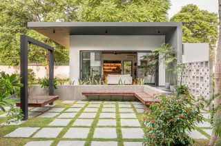 Contemporary Patio Design Ideas, Inspiration & Images - April 2024 .