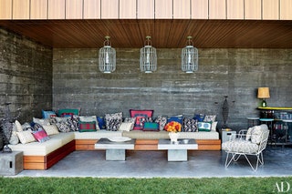 73 Outdoor Seating Ideas and Designs for Backyards and Rooftops .