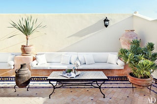 73 Outdoor Seating Ideas and Designs for Backyards and Rooftops .