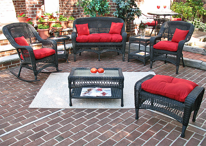 The Luxurious Charm of Outdoor Wicker Furniture