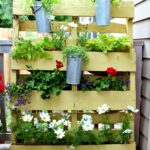 The Pallet Garden {re-mix 2012} - The Inspired Ro