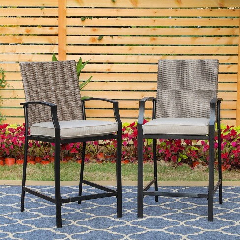 Stylish Patio Bar Stools to Elevate Your Outdoor Space