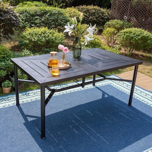 Choosing the Perfect Patio Dining Table for Your Outdoor Space