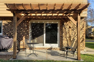 How to Build a Pergola on a Concrete Patio in Two Days : 18 Steps .