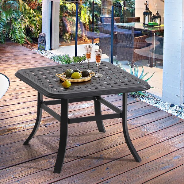 Stylish Patio Side Tables for Outdoor Entertaining