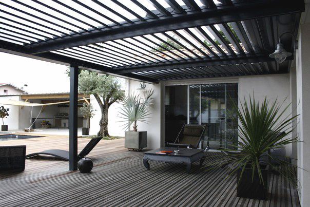 Aluminium pergola / with mobile slats - THE SOLISYSTEME .