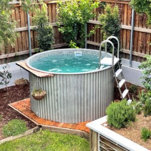 Pebble Look' Tug Plunge Pool - Polywor