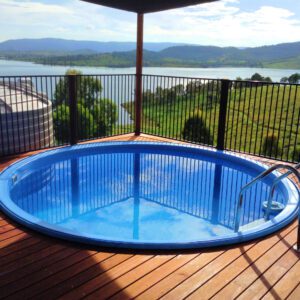 Tug' Plunge Pool - Polyworld Water Tan