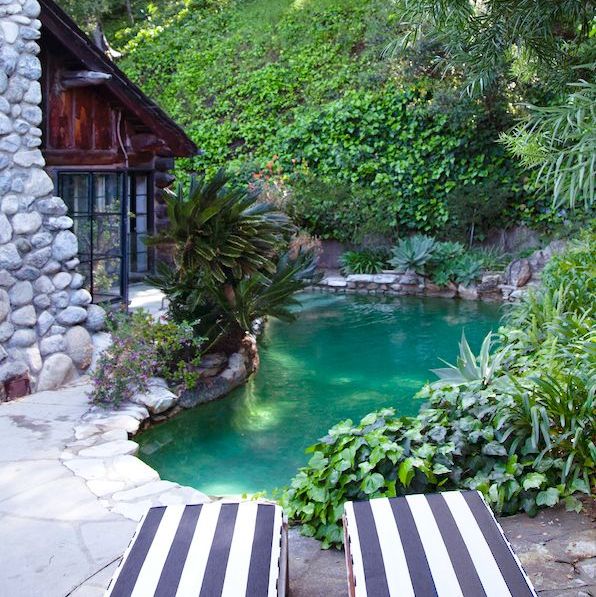 Stunning Pool Landscaping Ideas to Transform Your Backyard Oasis