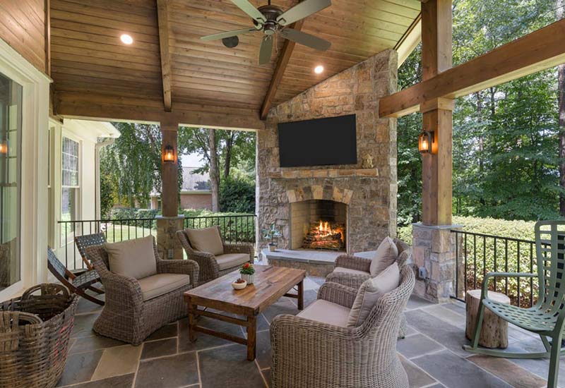 Open & Screened-In Porch Design Ideas in Woodstock,