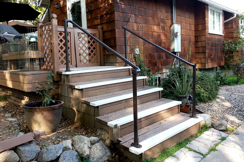 45+ DIY Porch Railing Ideas | Simplified Buildi
