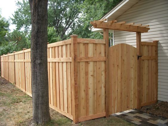 Privacy Fence Ideas and Designs | Backyard fences, Privacy fence .