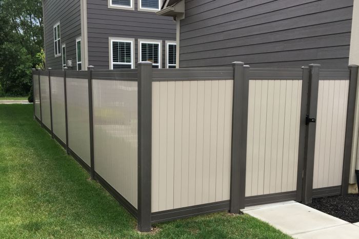 Designer Vinyl and Aluminum Privacy Fencing | D