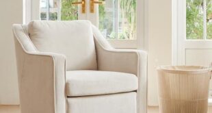 Unwinding in Style: Our Review of the COLAMY Accent Chair